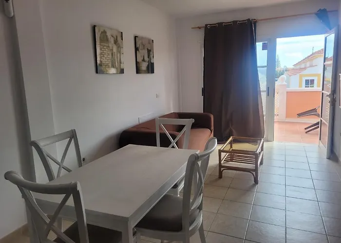 Apartamento Funcional En Residencial Con Piscina En Inmejorable Ubicacion En Centro De La Isla