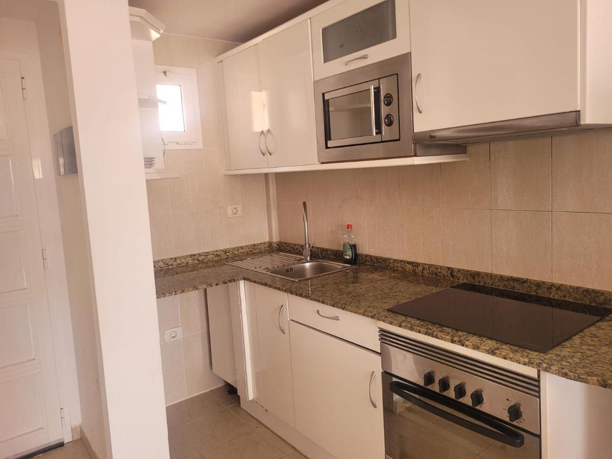 Funcional En Residencial Con Piscina En Inmejorable Ubicacion En Centro De La Isla